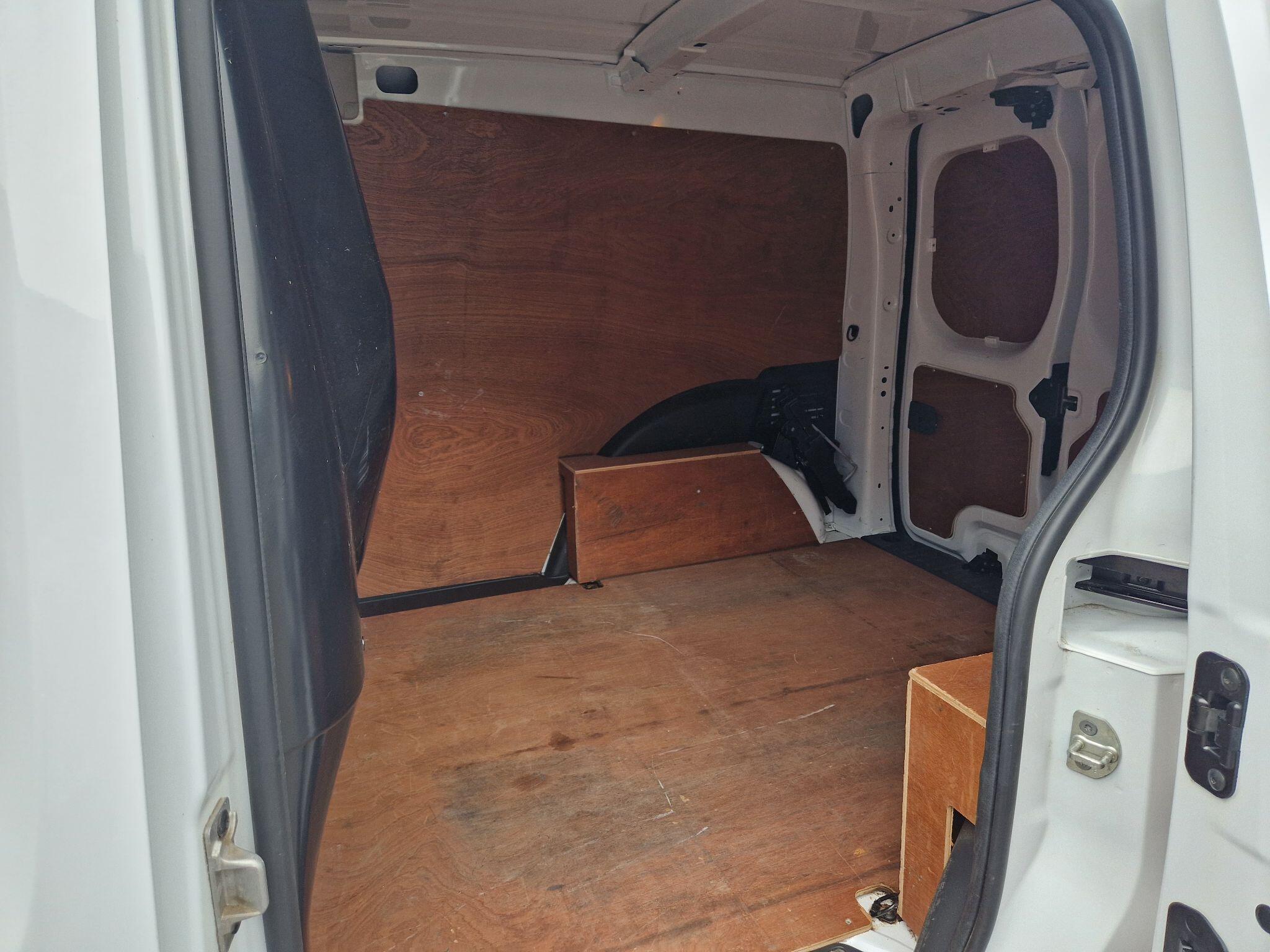Nissan NV250 image 5
